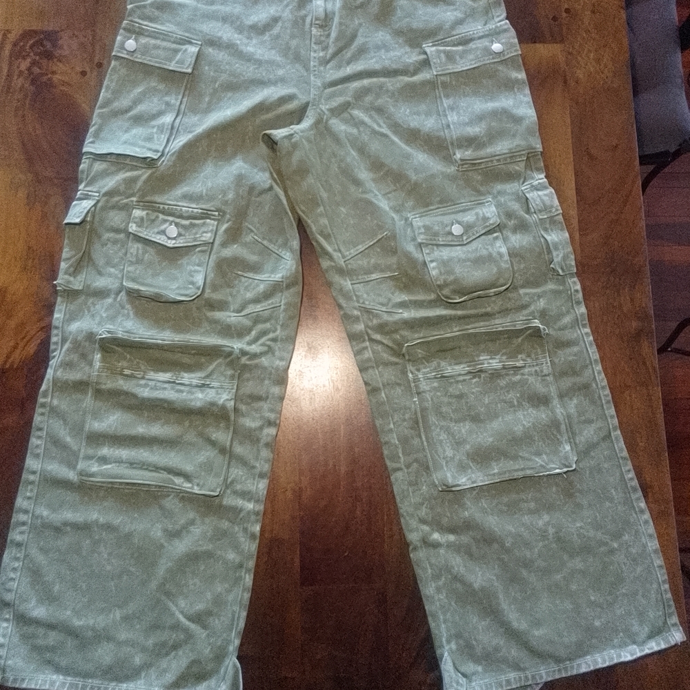 Fashion Nova Olive Cargo Pants